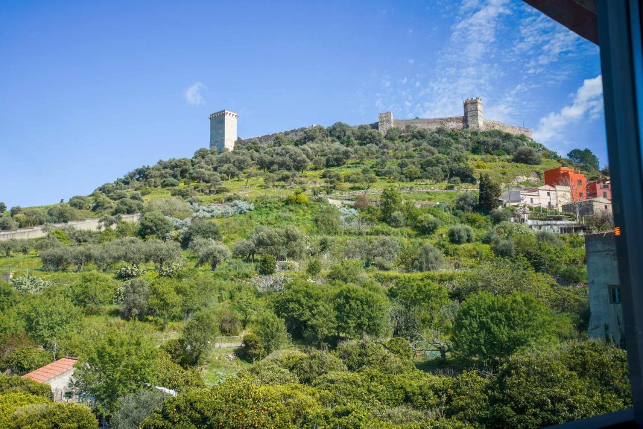 Sa Domo E Giuanne E Giuanna Bed & Breakfast Bosa Exterior photo